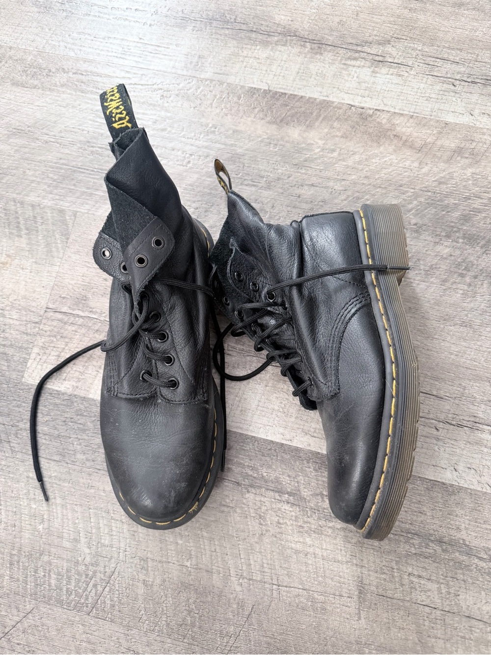 Dr. Martens 1460 Pascal Black Leather Boots size 9 mens